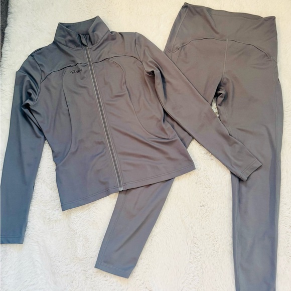 body NV Tops - Body NV Women's Gray Zip-Up Athletic Top and Leggings Set